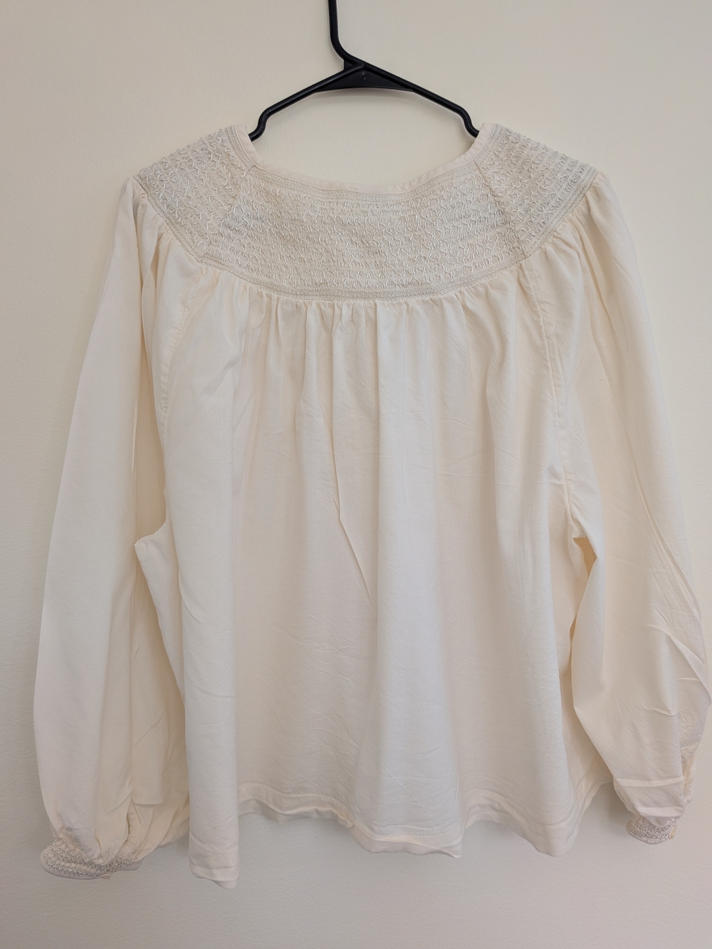 Old Navy Beautiful Cream Smocked Peasant Top - Picture 9 of 10